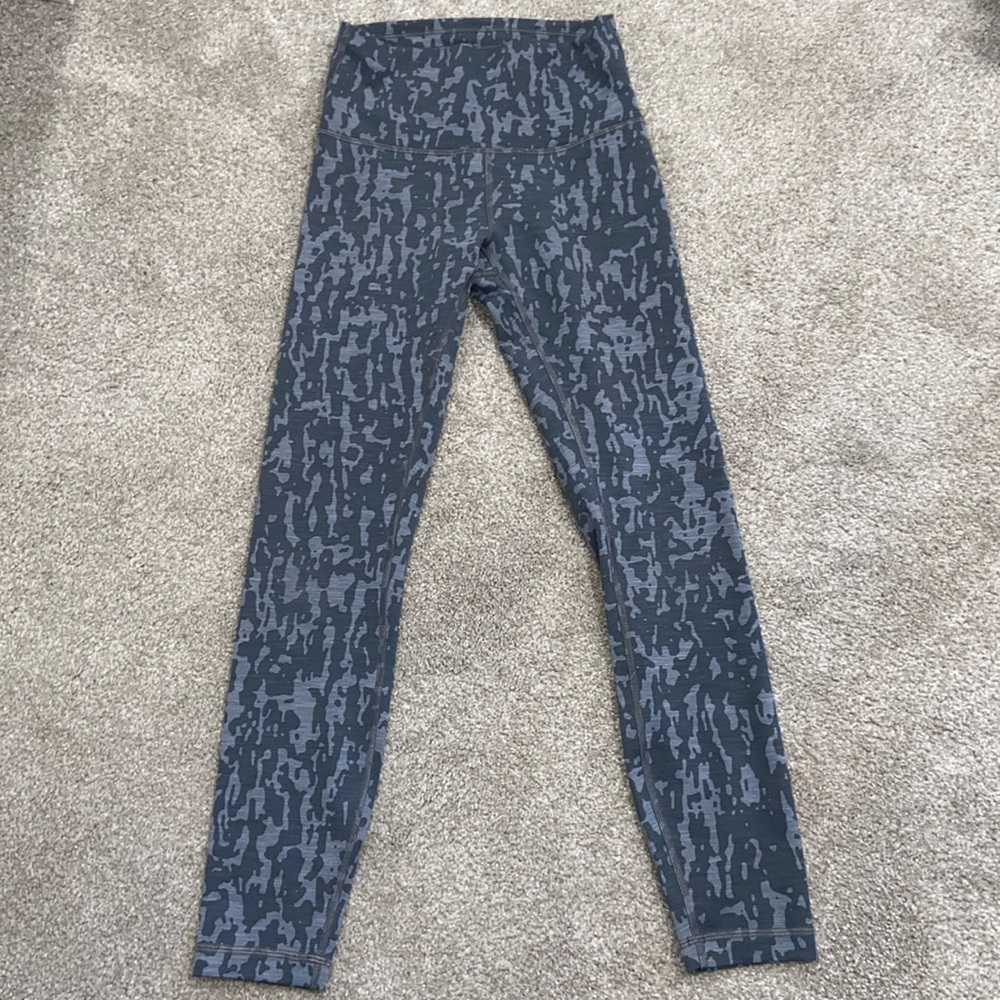 Grey patterned Wunder Under Lululemon leggings